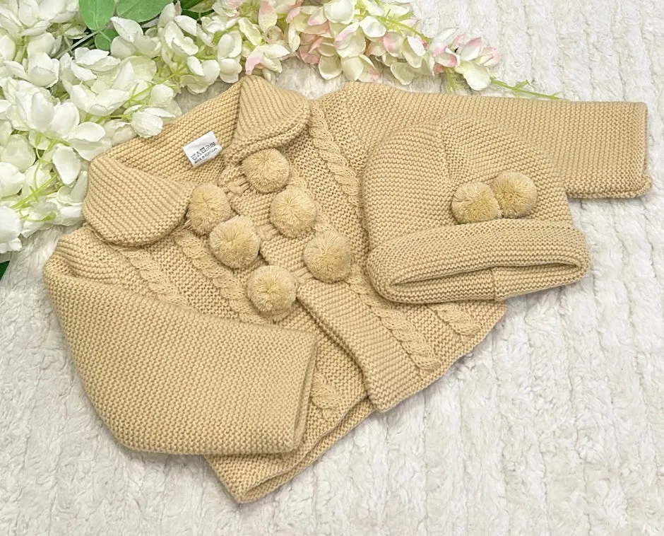 Beige knitted jacket & hat