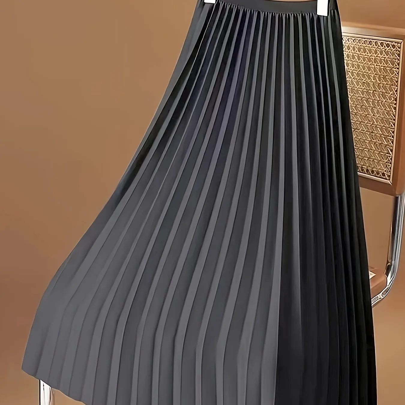 Chic Pleated Midi Skirt Perfect for Spring and Summer Fashion