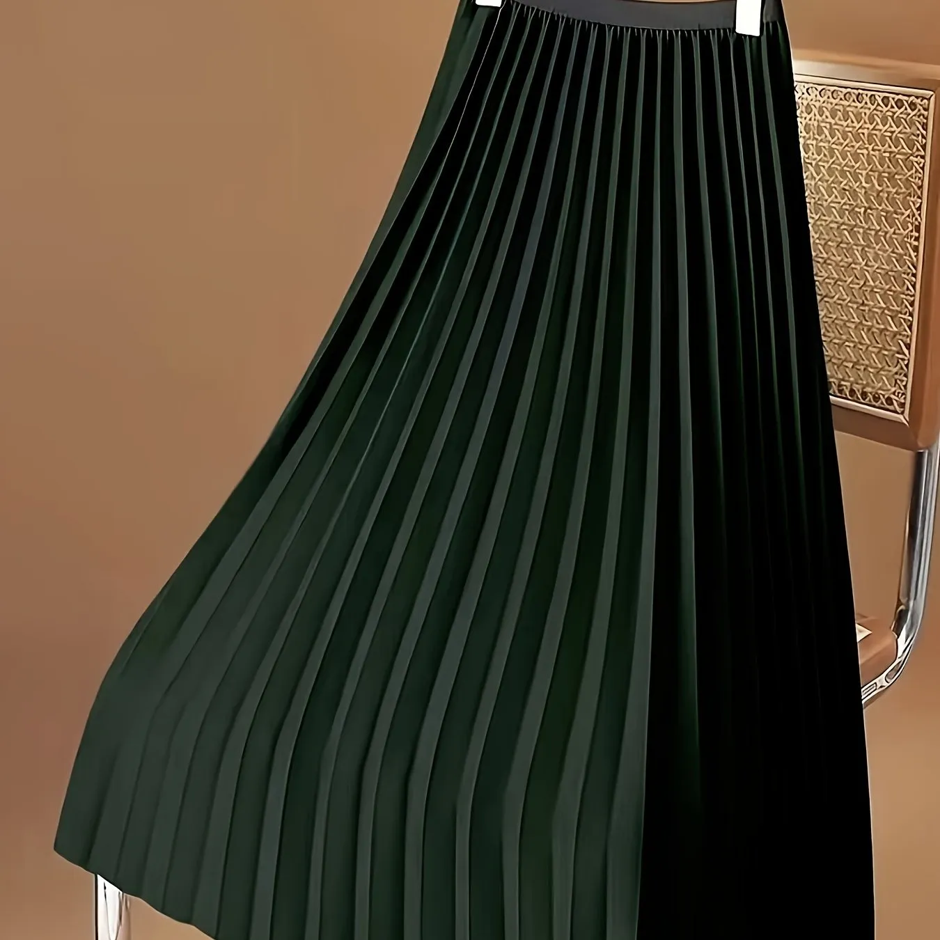 Chic Pleated Midi Skirt Perfect for Spring and Summer Fashion