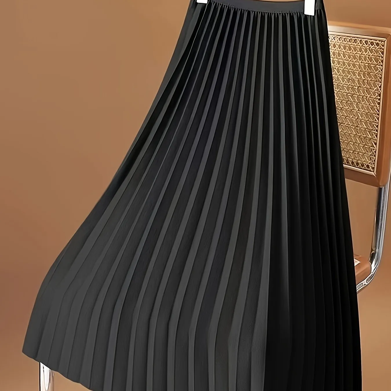 Chic Pleated Midi Skirt Perfect for Spring and Summer Fashion