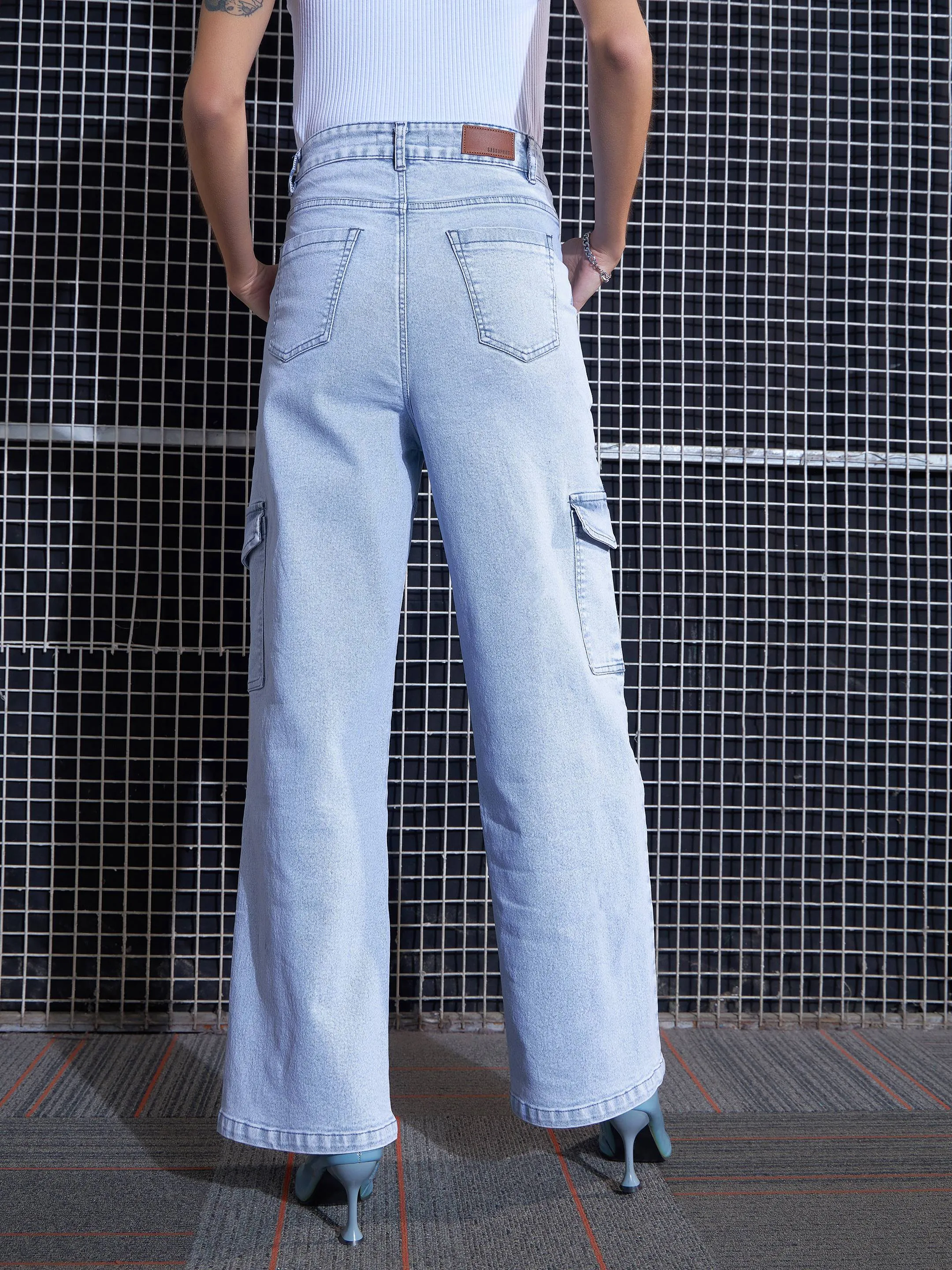 Women Blue Contrast Stitch Cargo Straight Jeans