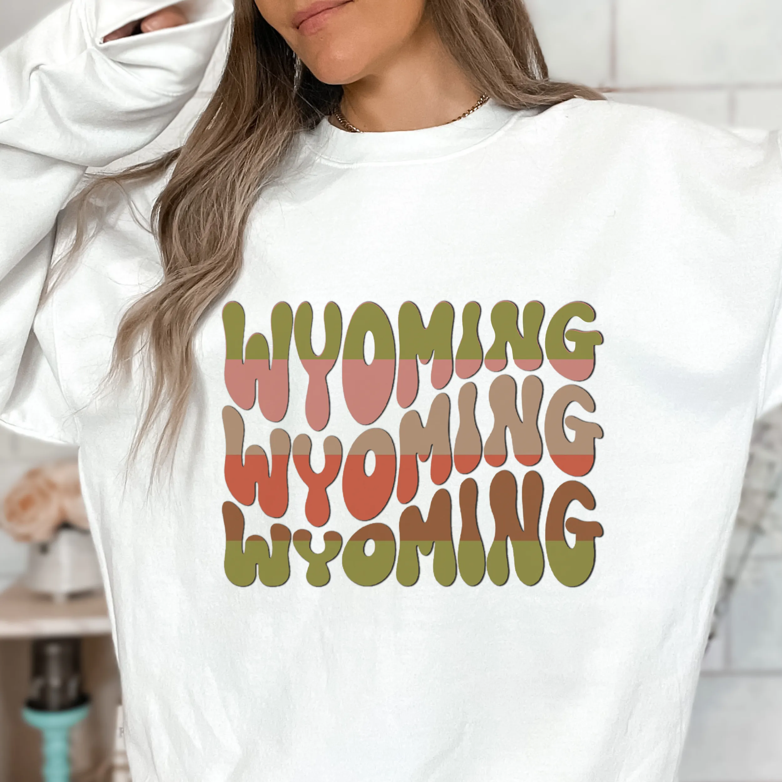 Women's Wyoming Crewneck Sweatshirt Winter Retro Wyoming Design on a Soft, Cozy Pullover Unisex-Size Sweatshirt